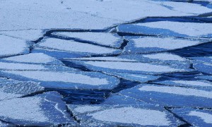 ice sheet melting and breaking up